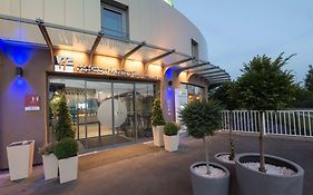 Holiday Inn Express Paris - Velizy By Ihg