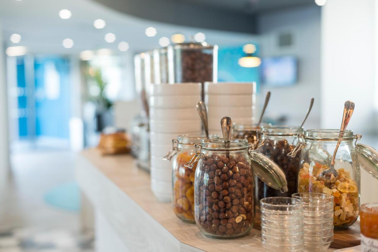 Holiday Inn Express Paris - Velizy By Ihg Exterior foto