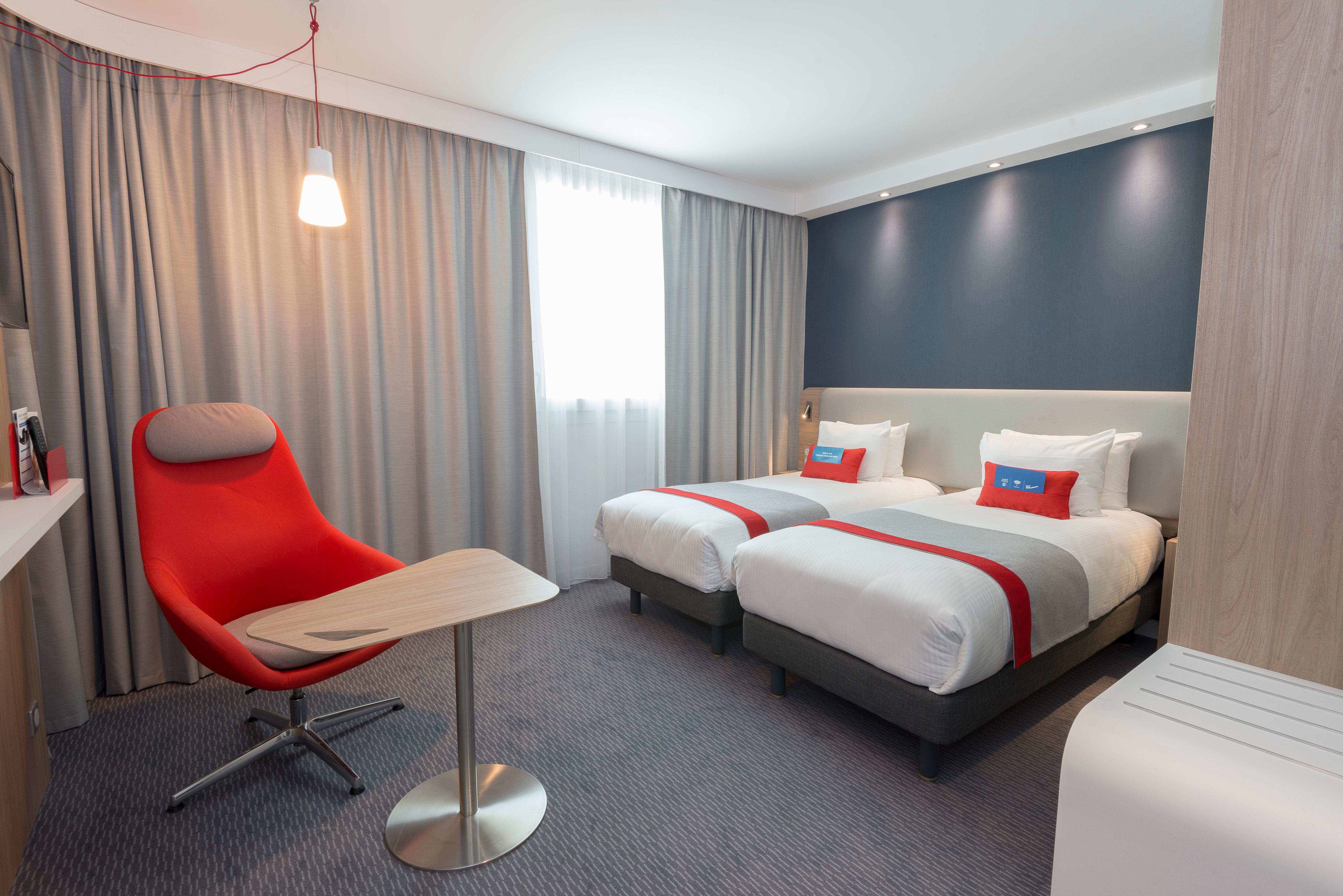 Holiday Inn Express Paris - Velizy By Ihg Exterior foto