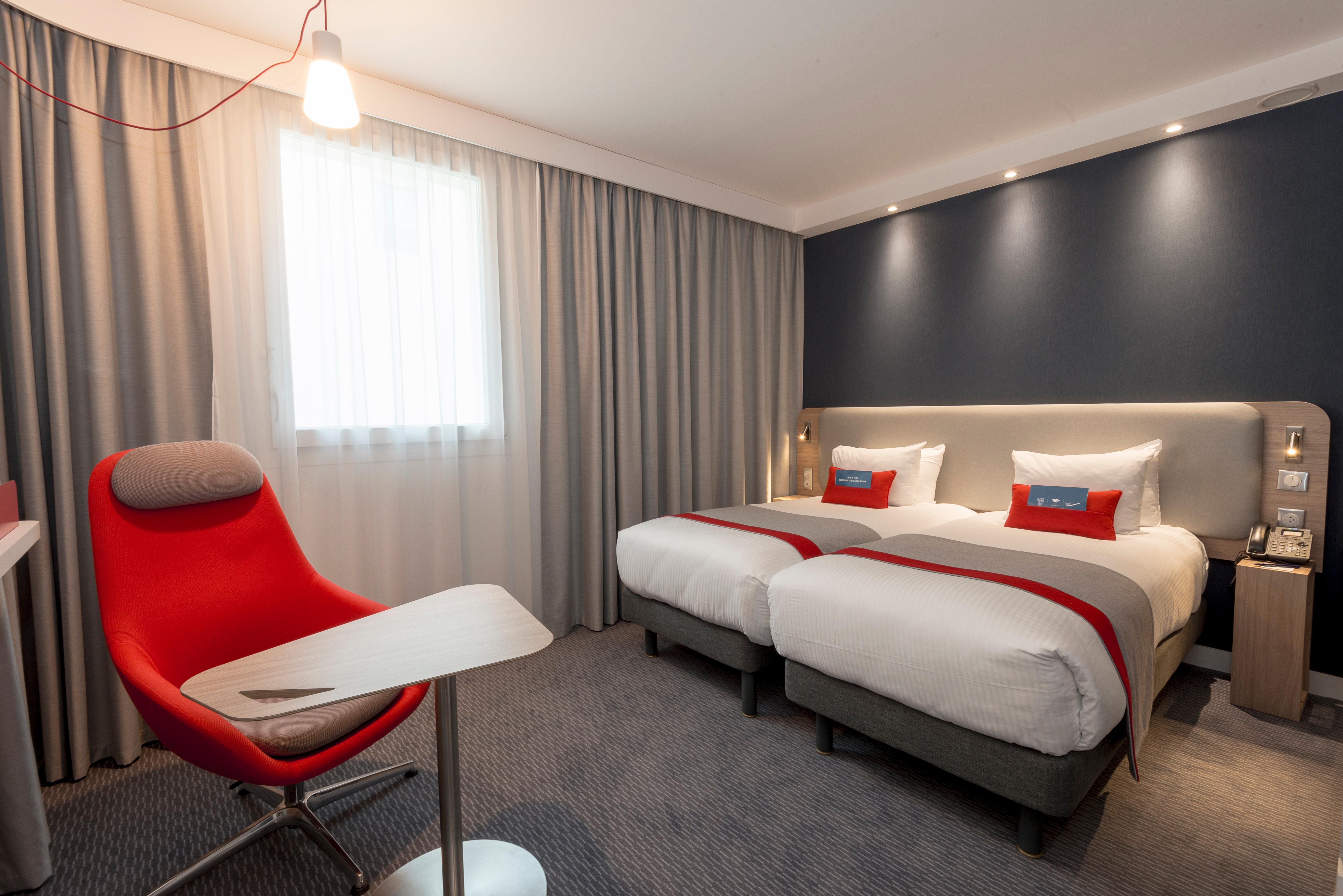 Holiday Inn Express Paris - Velizy By Ihg Exterior foto