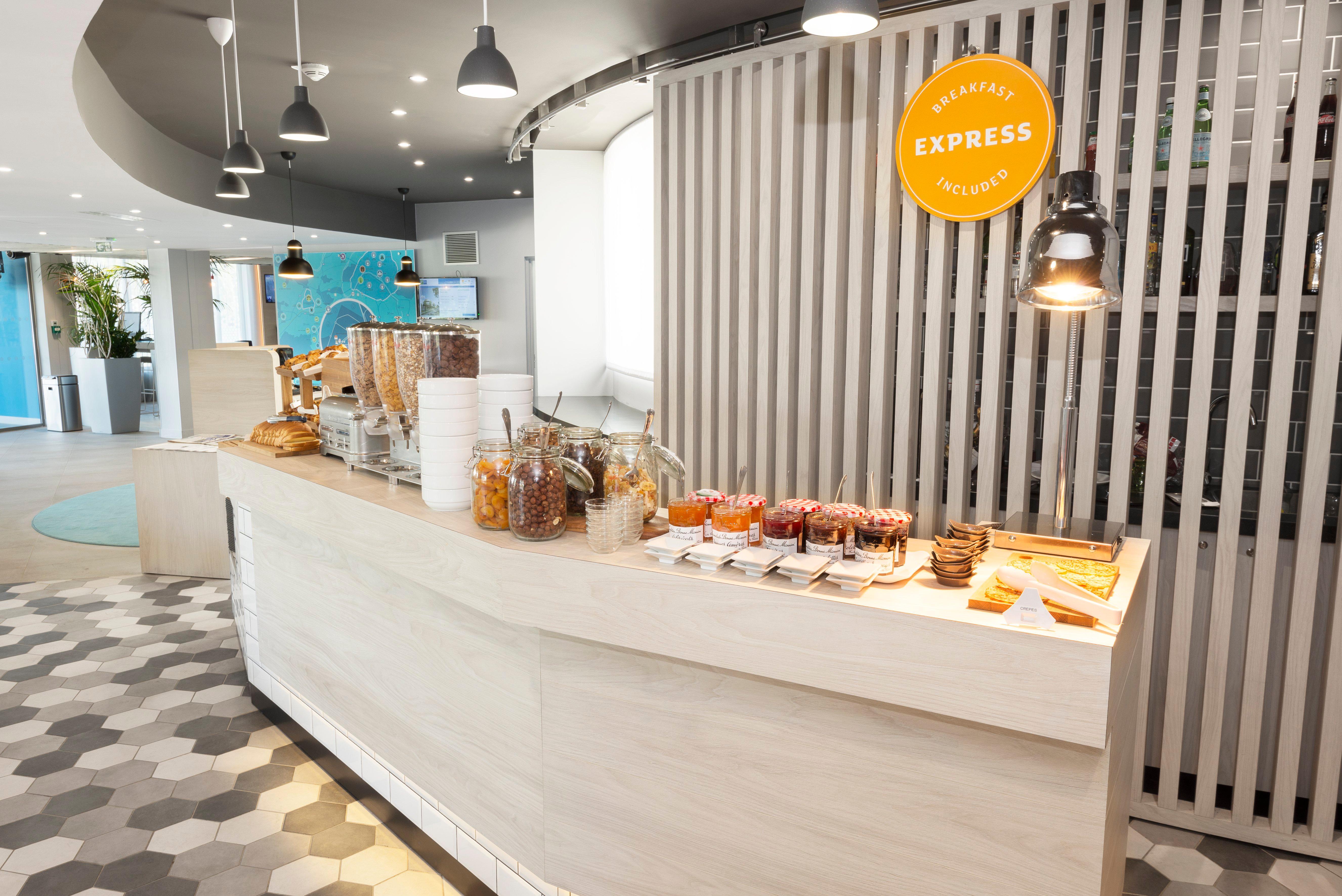 Holiday Inn Express Paris - Velizy By Ihg Exterior foto