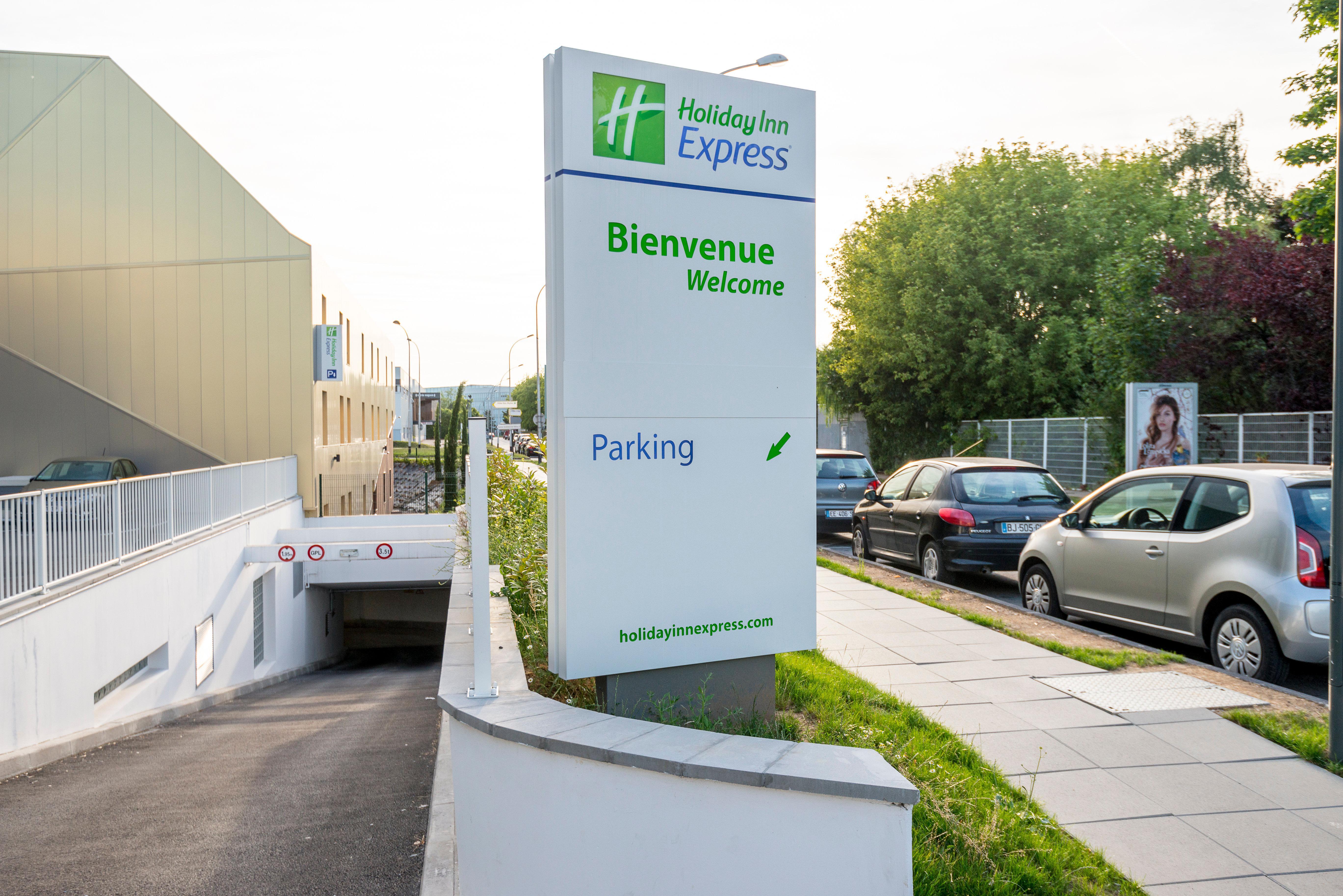 Holiday Inn Express Paris - Velizy By Ihg Exterior foto