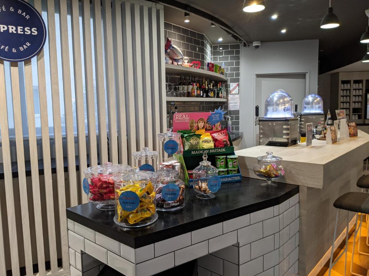 Holiday Inn Express Paris - Velizy By Ihg Exterior foto