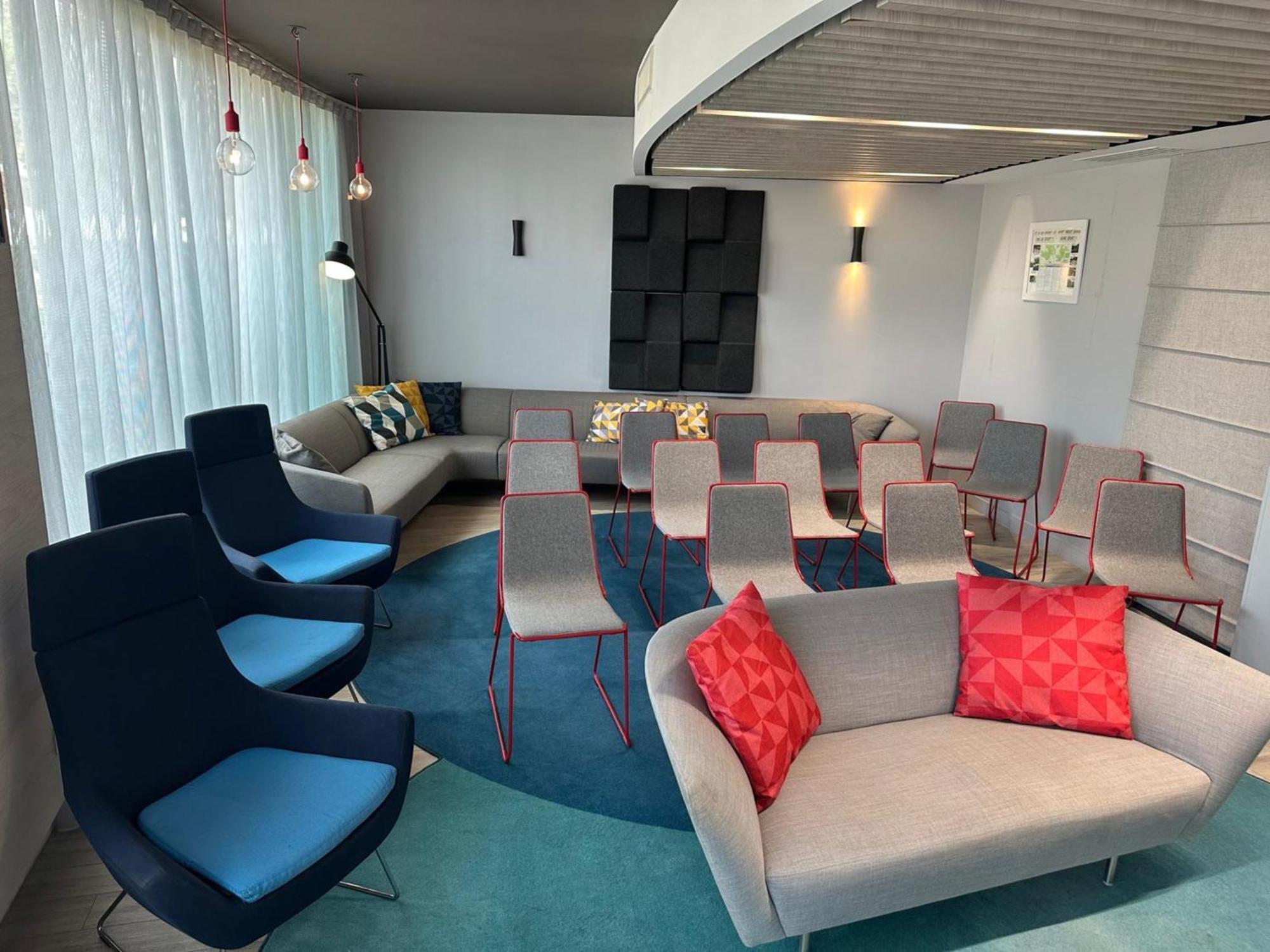Holiday Inn Express Paris - Velizy By Ihg Exterior foto
