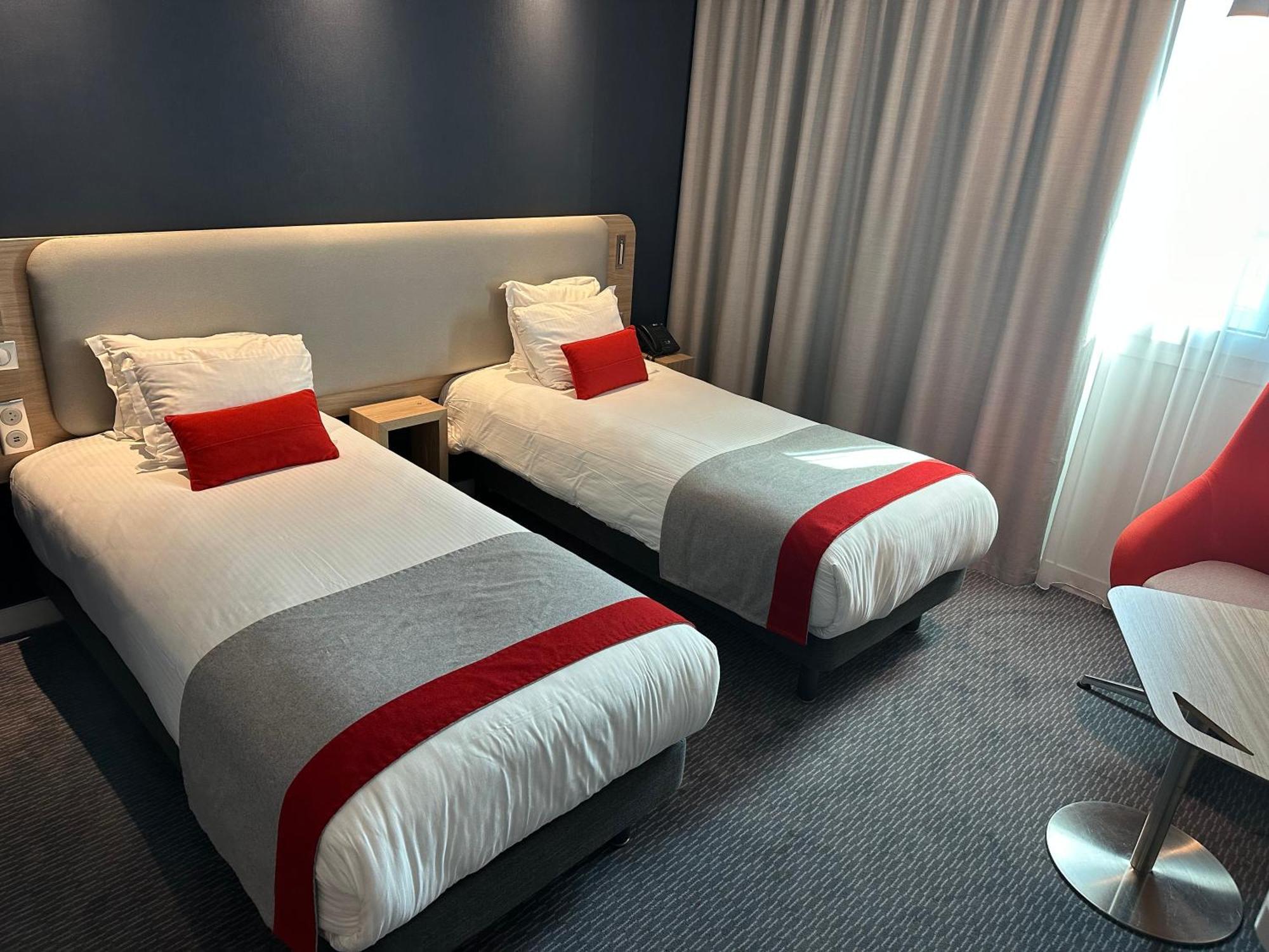 Holiday Inn Express Paris - Velizy By Ihg Exterior foto