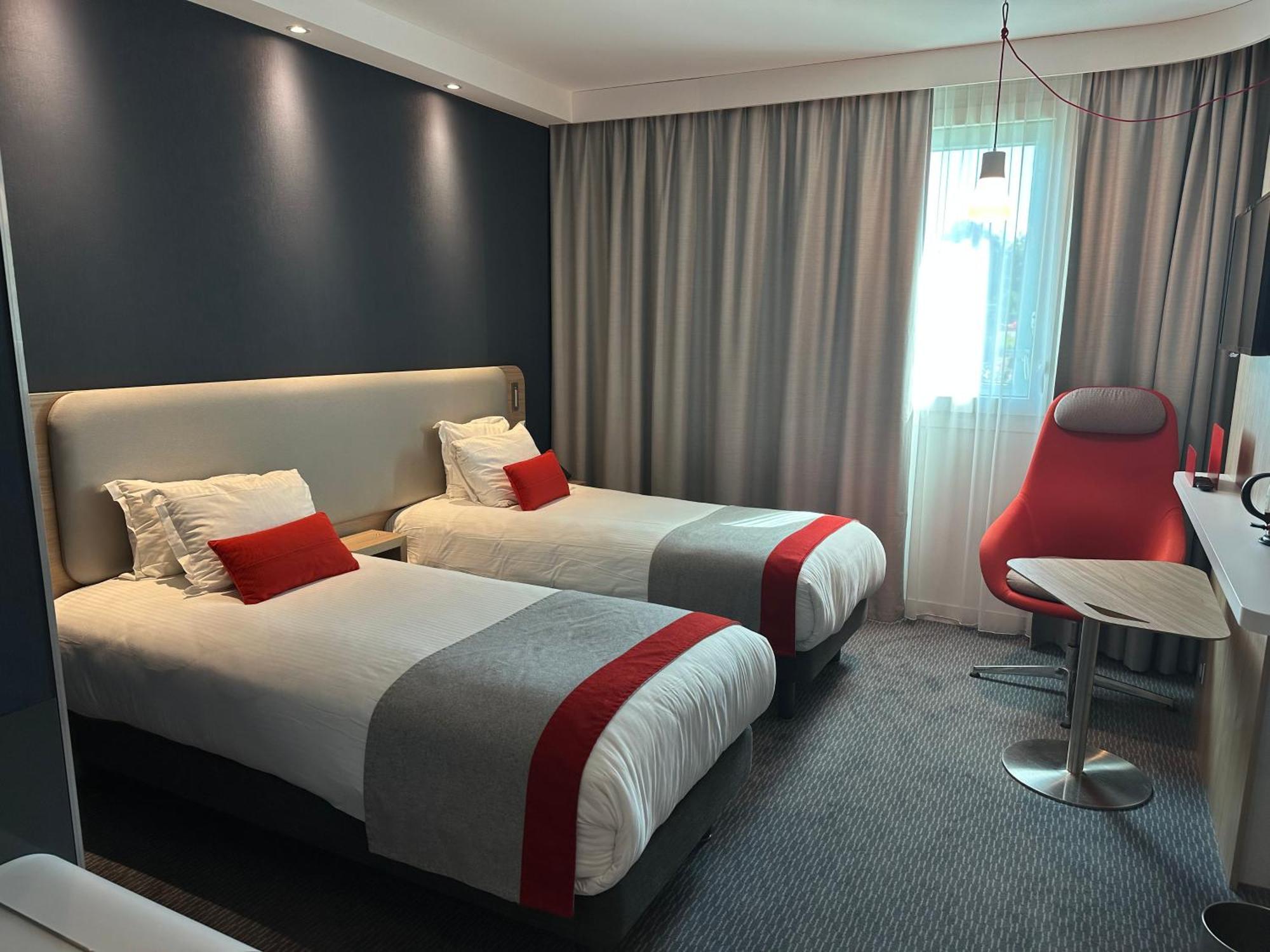 Holiday Inn Express Paris - Velizy By Ihg Exterior foto
